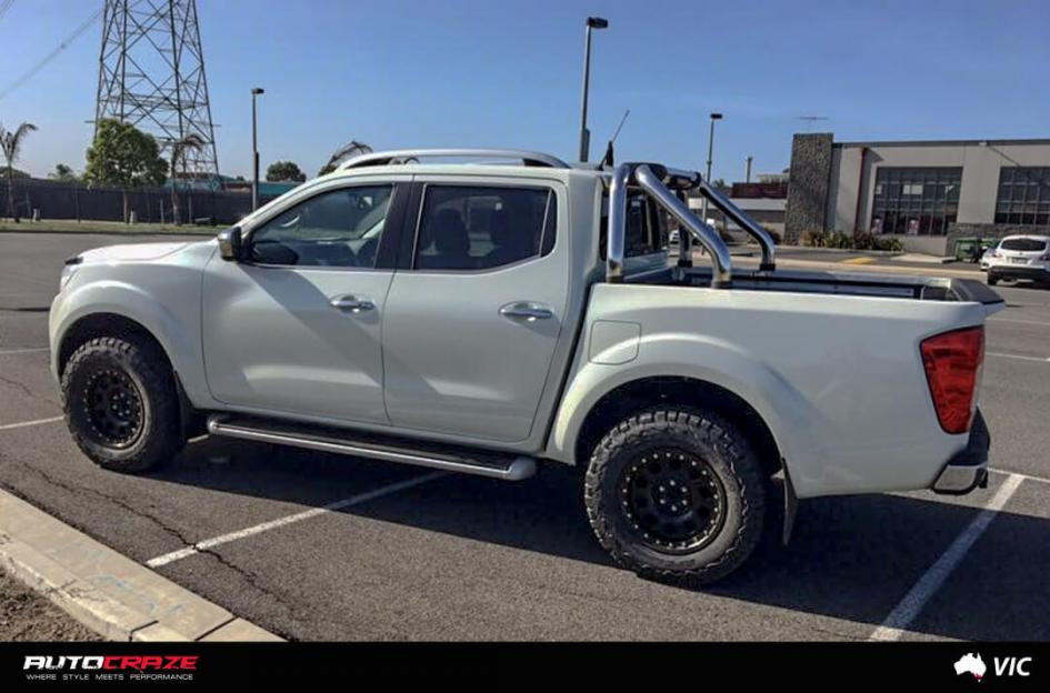 NISSAN NAVARA D LOCKER BLACK